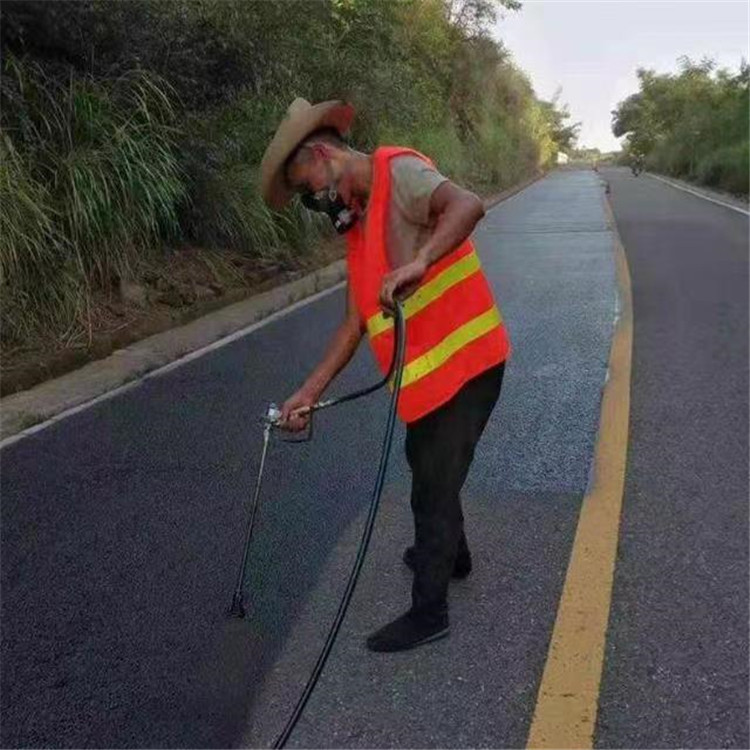 三门峡 彩色防滑路面的底涂是保障路面附着力